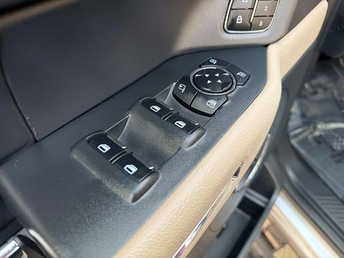 Used 2024 Ford Expedition Limited AWD/4WD image 19