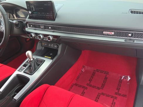 Used 2025 Honda Civic Type R image 17