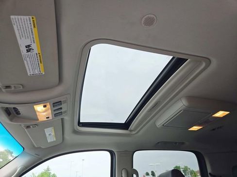 Used 2007 Chevrolet Suburban LT w/ LT Preferred Equipment Group AWD/4WD image 6