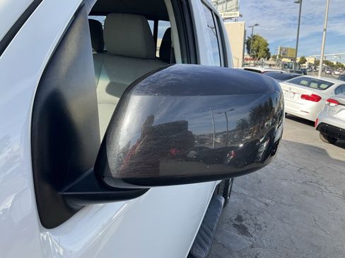 Used 2021 Nissan Frontier SV w/ Midnight Edition Floor Mats image 86