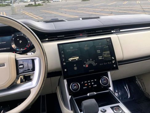 Used 2023 Land Rover Range Rover Long Wheelbase Autobiography image 8