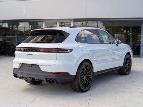 New 2026 Porsche Cayenne image 9