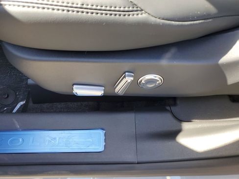 New 2026 Lincoln Nautilus Premier image 22