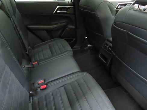 New 2026 Mitsubishi Outlander SE FWD image 24