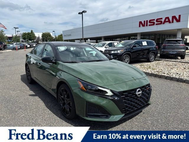 New 2026 Nissan Altima 2.5 SR w/ SR Midnight Edition Package FWD image 1