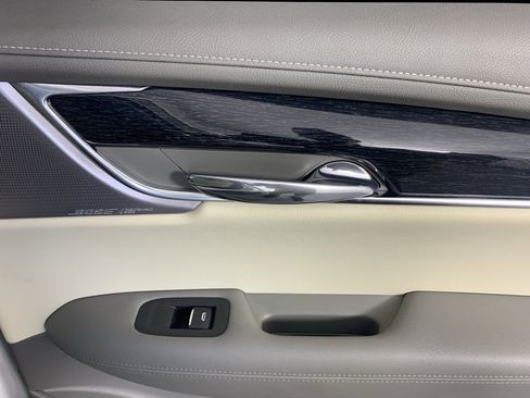 Used 2023 Cadillac XT6 Premium Luxury FWD image 40