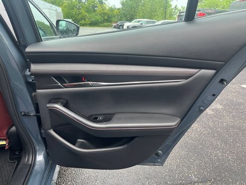 Used 2023 MAZDA MAZDA3 s FWD image 25