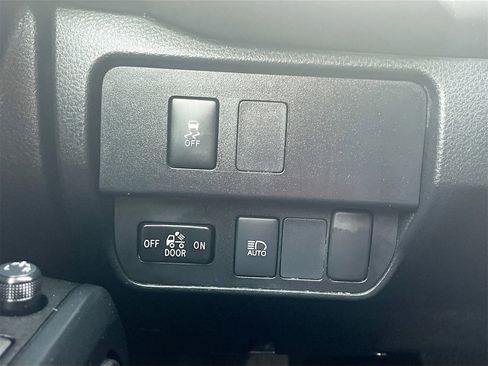 Used 2022 Toyota Tacoma SR image 10