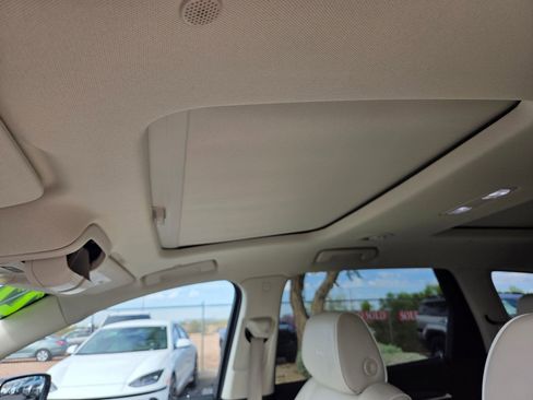 Used 2022 Buick Enclave Avenir w/ Avenir Technology Package image 16