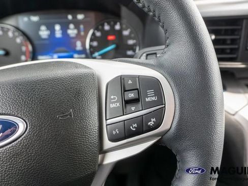 Used 2023 Ford Explorer XLT AWD/4WD image 22