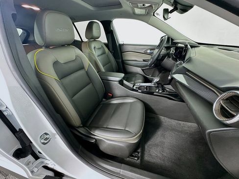 Used 2024 Chevrolet Trax ACTIV w/ Sunroof Package FWD image 27