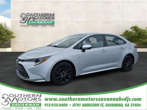 Used 2024 Toyota Corolla LE image 1