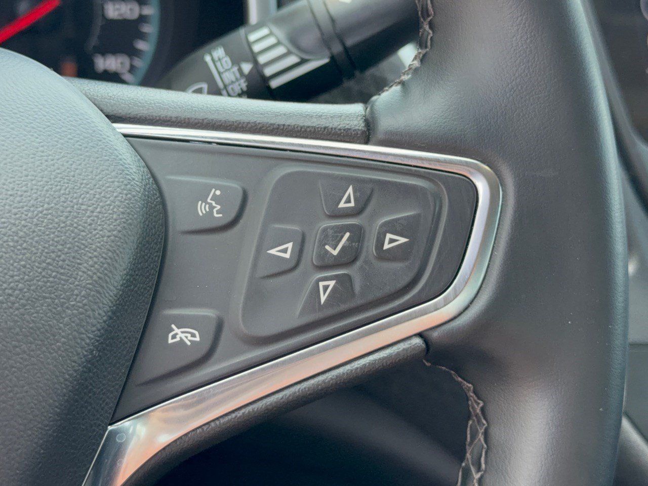 Certified 2025 Chevrolet Malibu RS FWD image 19