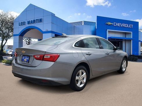 Used 2024 Chevrolet Malibu LT image 3