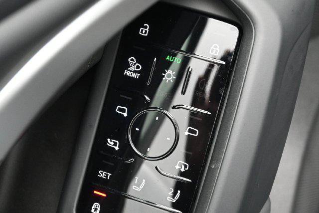 Used 2025 Audi Q5 Premium Plus w/ Premium Plus AWD/4WD image 12