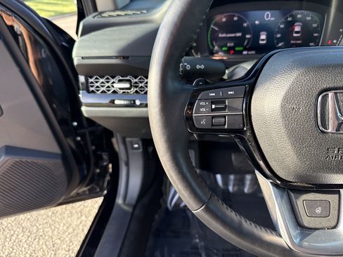 Certified 2025 Honda Accord Touring image 19