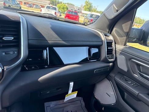 New 2026 RAM 1500 Laramie AWD/4WD image 31