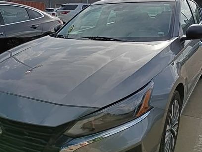 Used 2025 Nissan Altima 2.5 SV