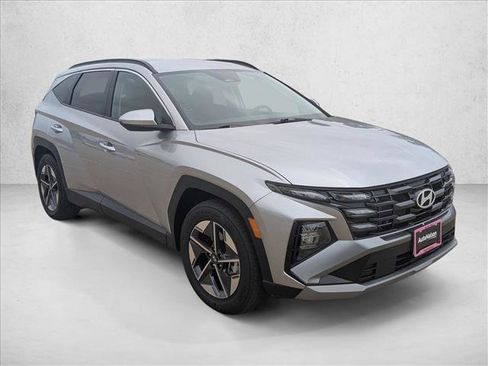 Used 2025 Hyundai Tucson SEL FWD image 3