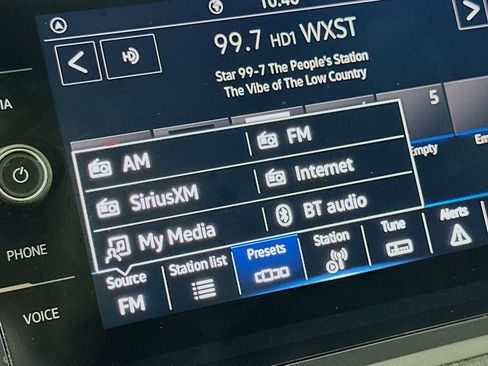 Used 2021 Volkswagen Tiguan SE R-Line image 28