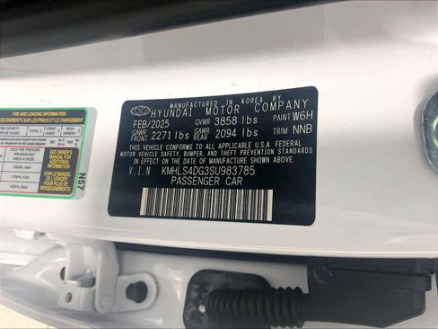 Used 2025 Hyundai Elantra SEL image 36