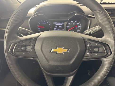 Used 2022 Chevrolet TrailBlazer LT w/ LPO, Blackout Package FWD image 13
