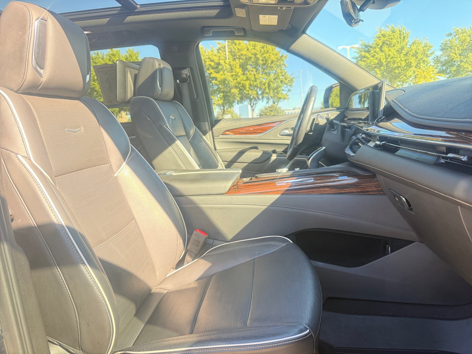 Used 2021 Cadillac Escalade Premium Luxury w/ Driver Assist Tech Package AWD/4WD image 35