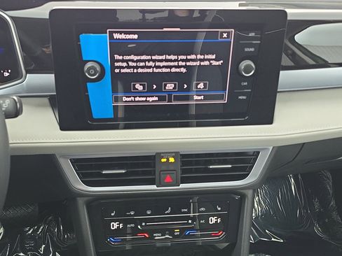 New 2026 Volkswagen Taos SE FWD image 19