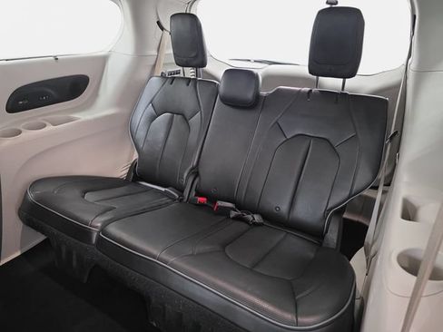 Used 2020 Chevrolet Equinox LS FWD image 37