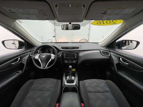 Used 2016 Nissan Rogue SV AWD/4WD image 3
