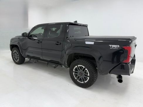 Used 2025 Toyota Tacoma TRD Sport image 17