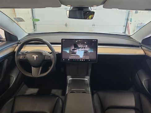 Used 2022 Tesla Model 3 image 4