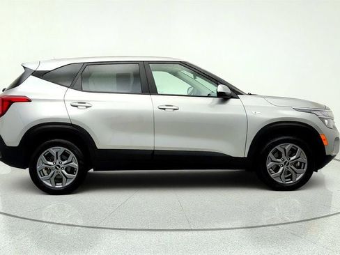 Used 2025 Kia Seltos LX AWD/4WD image 4