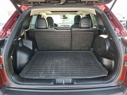 Certified 2019 Jeep Cherokee Limited image 28