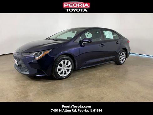 Used 2022 Toyota Corolla LE image 1