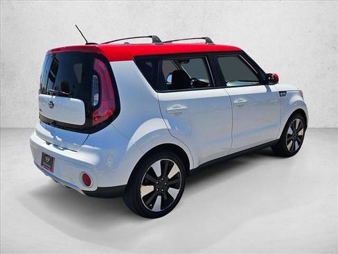 Used 2018 Kia Soul + FWD image 5