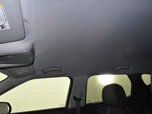 Used 2025 Chevrolet Blazer LT AWD/4WD image 41