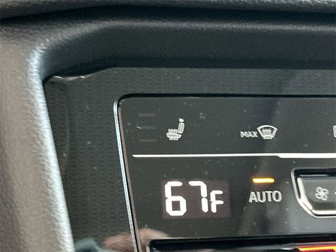 New 2026 Volkswagen Taos SE image 31