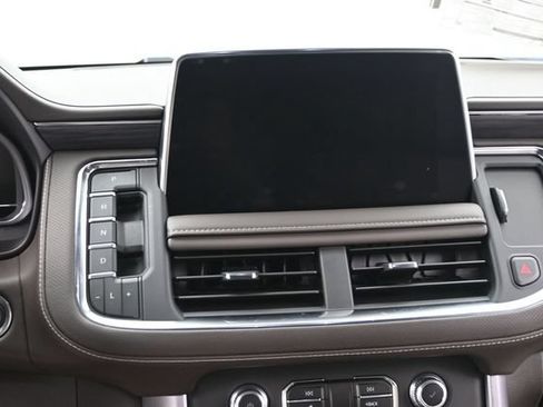 Used 2024 GMC Yukon XL SLT w/ SLT Luxury Package AWD/4WD image 26
