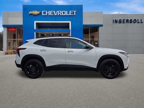 Used 2025 Chevrolet Trax ACTIV w/ Sunroof Package FWD image 28