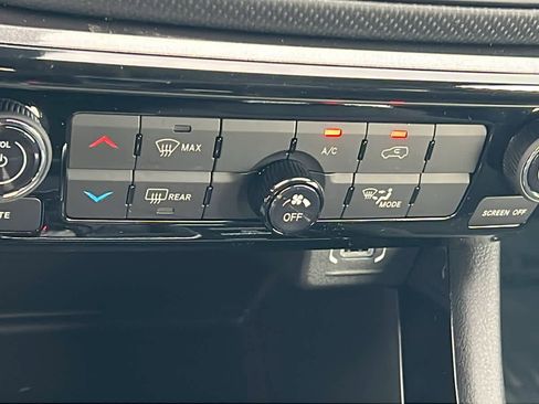 New 2026 Jeep Compass Latitude image 14