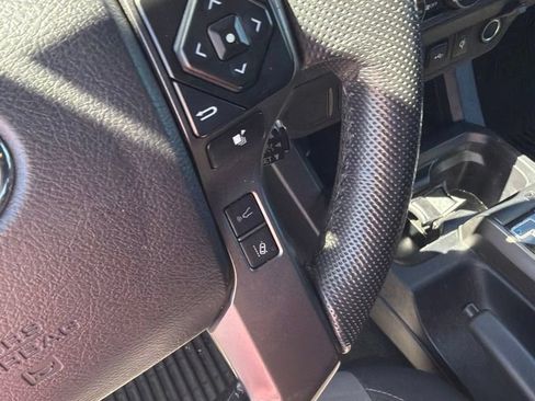 Used 2022 Toyota Tacoma TRD Off-Road AWD/4WD image 15