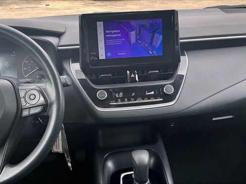 Used 2024 Toyota Corolla LE image 7