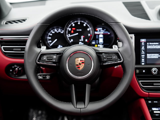 Certified 2026 Porsche Macan AWD/4WD image 12