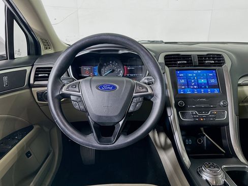 Used 2019 Ford Fusion SE image 17