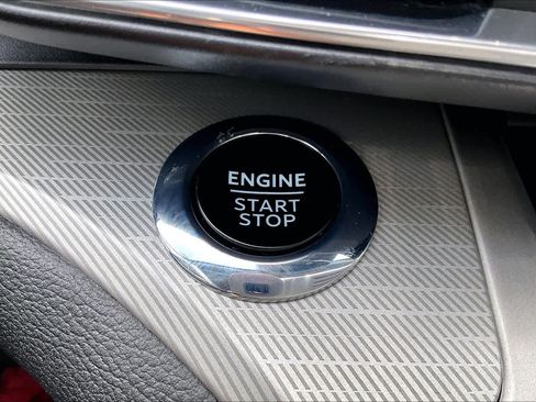 Used 2023 Ford Explorer XLT w/ Equipment Group 202A RWD image 31