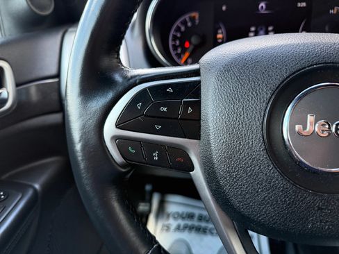 Used 2018 Jeep Grand Cherokee Altitude AWD/4WD image 19