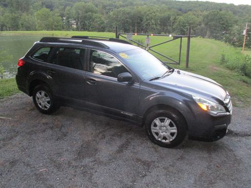 Used 2014 Subaru Outback 2.5i AWD/4WD image 2