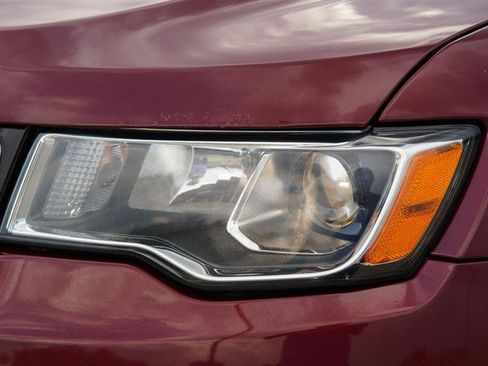 Used 2018 Jeep Grand Cherokee Limited AWD/4WD image 26
