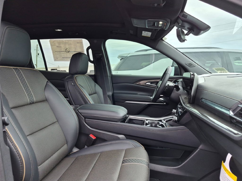 New 2026 Chevrolet Traverse High Country w/ LPO, Floor Liner Package FWD image 29